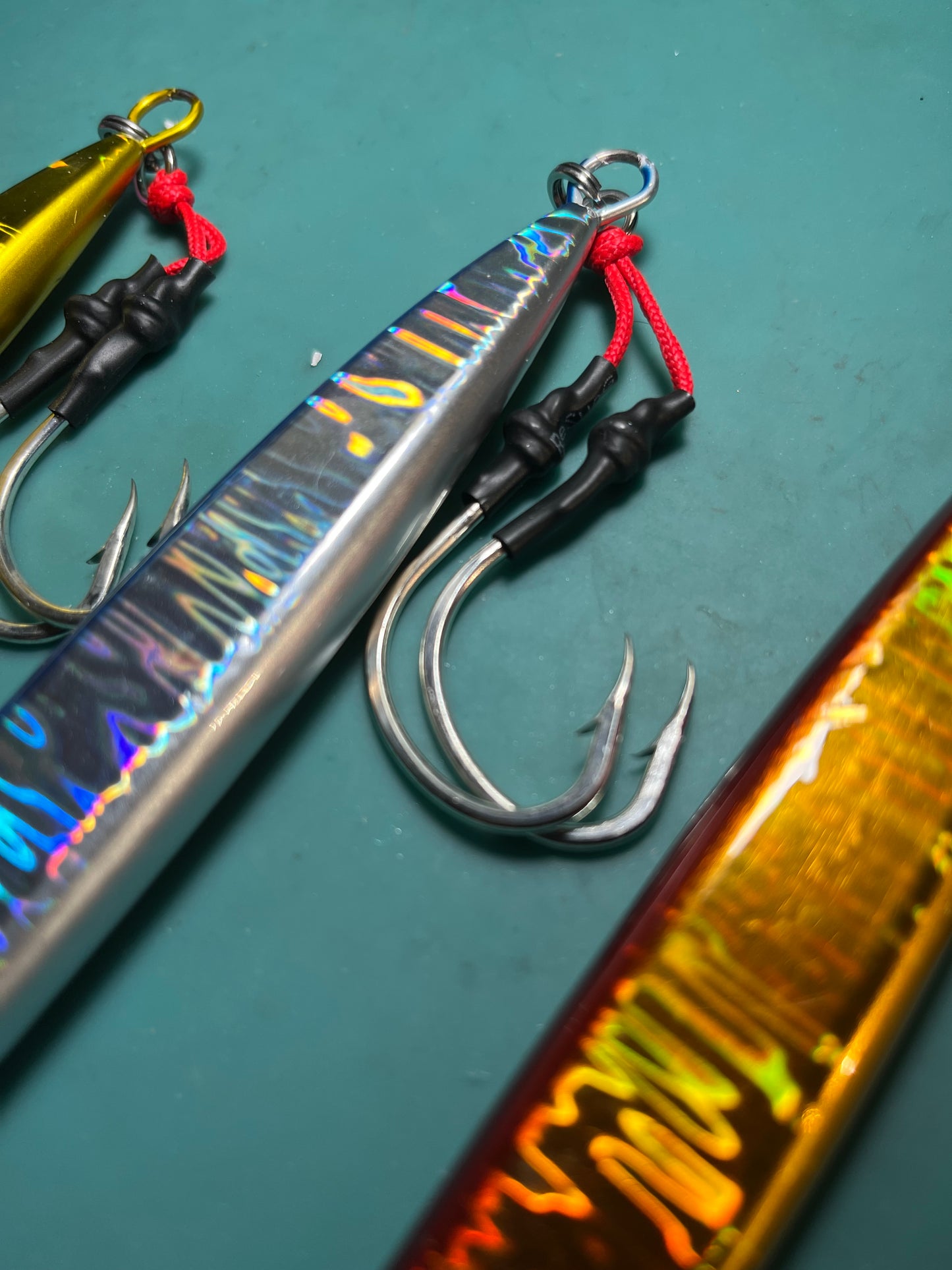 300g Deep Drop Knife Jig with Dual 6/0 assist hooks